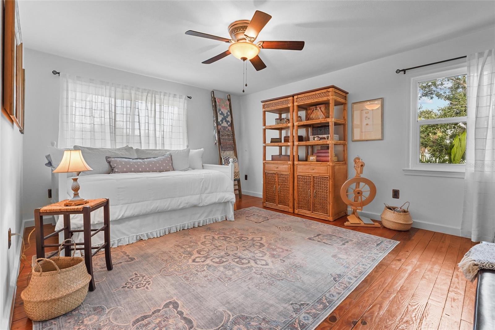 Image 39 of 71 For 5354 Calle Florida