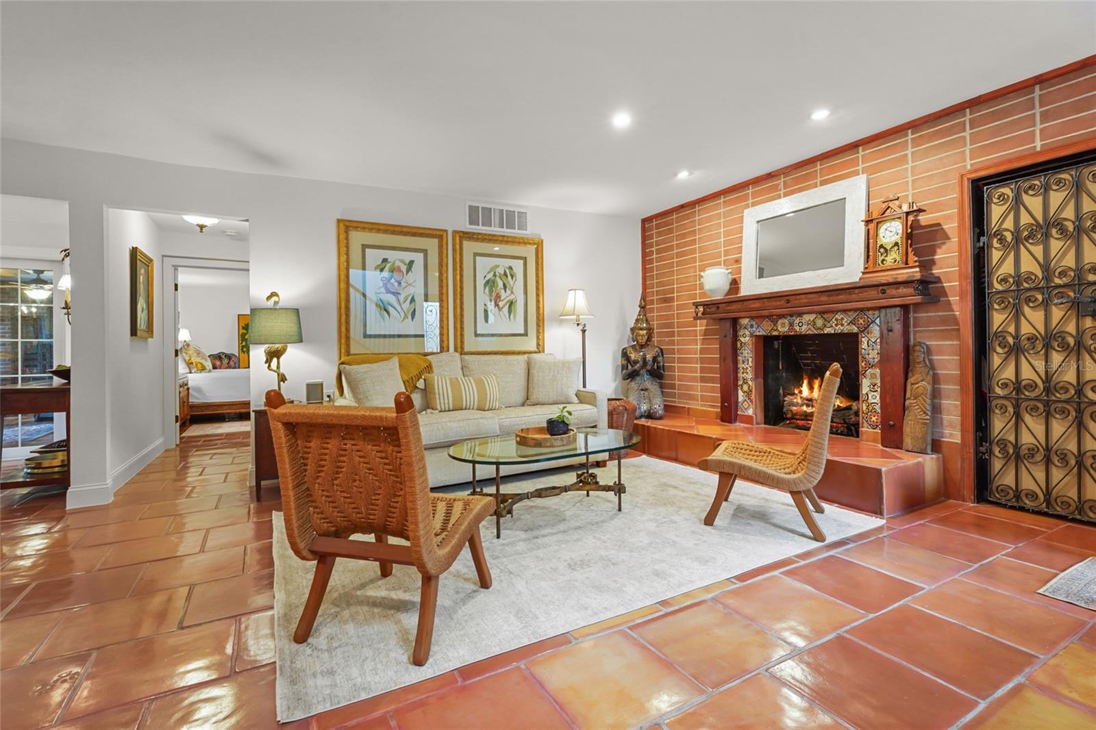 Image 4 of 71 For 5354 Calle Florida