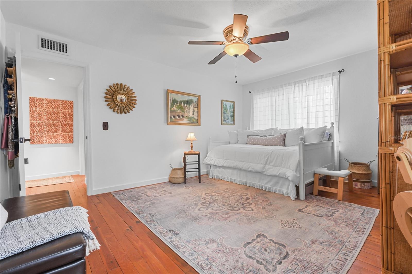 Image 40 of 71 For 5354 Calle Florida