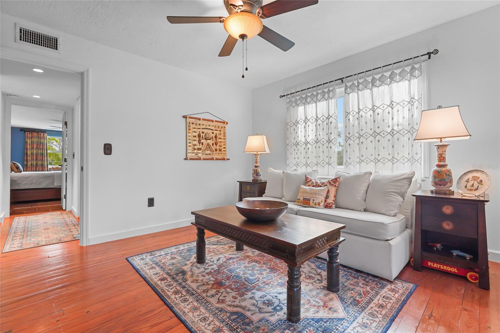 Image 45 of 71 For 5354 Calle Florida