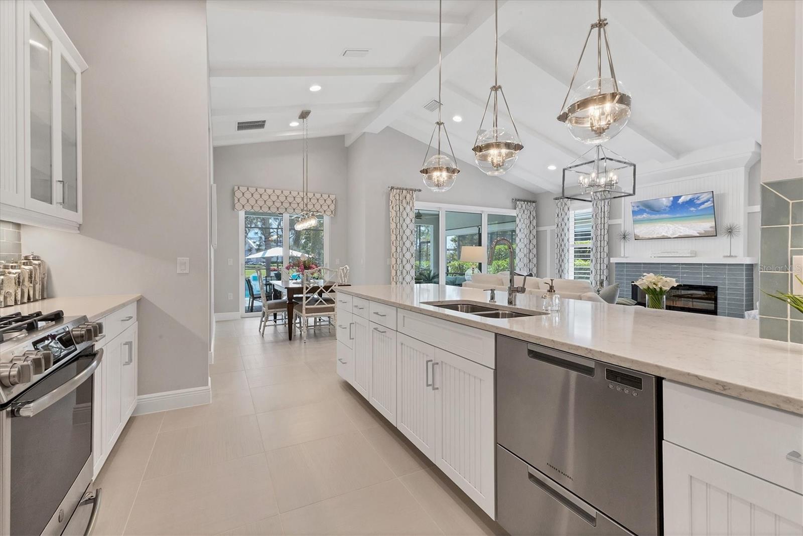 Image 19 of 77 For 8007 Sandstar Way