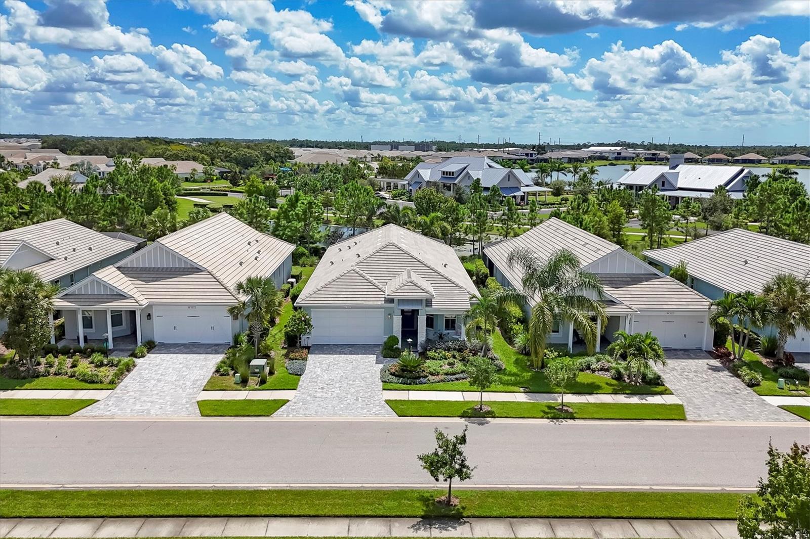 Image 44 of 77 For 8007 Sandstar Way