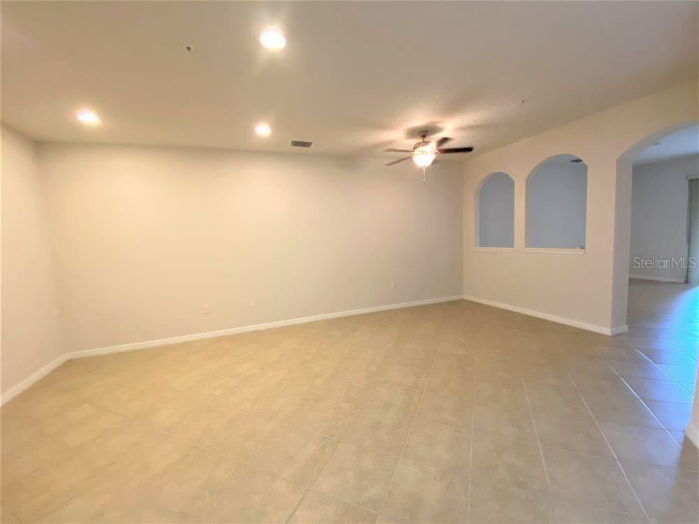 Image 4 of 23 For 7886 Moonstone Dr  4-102