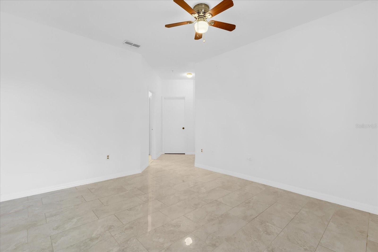 Image 7 of 27 For 122 Vista Verdi Circle 232