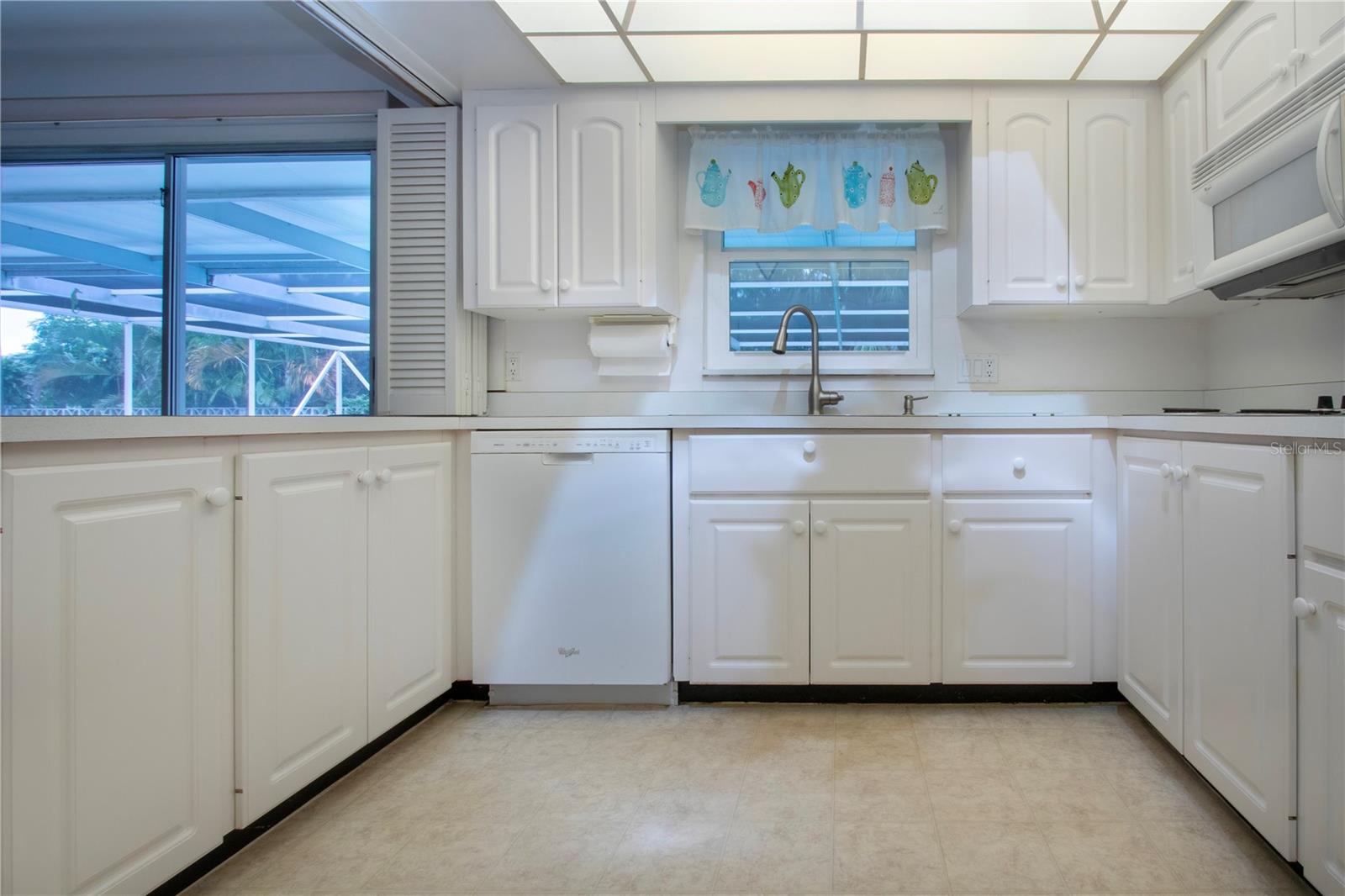 Image 11 of 29 For 2551 Hibiscus Street