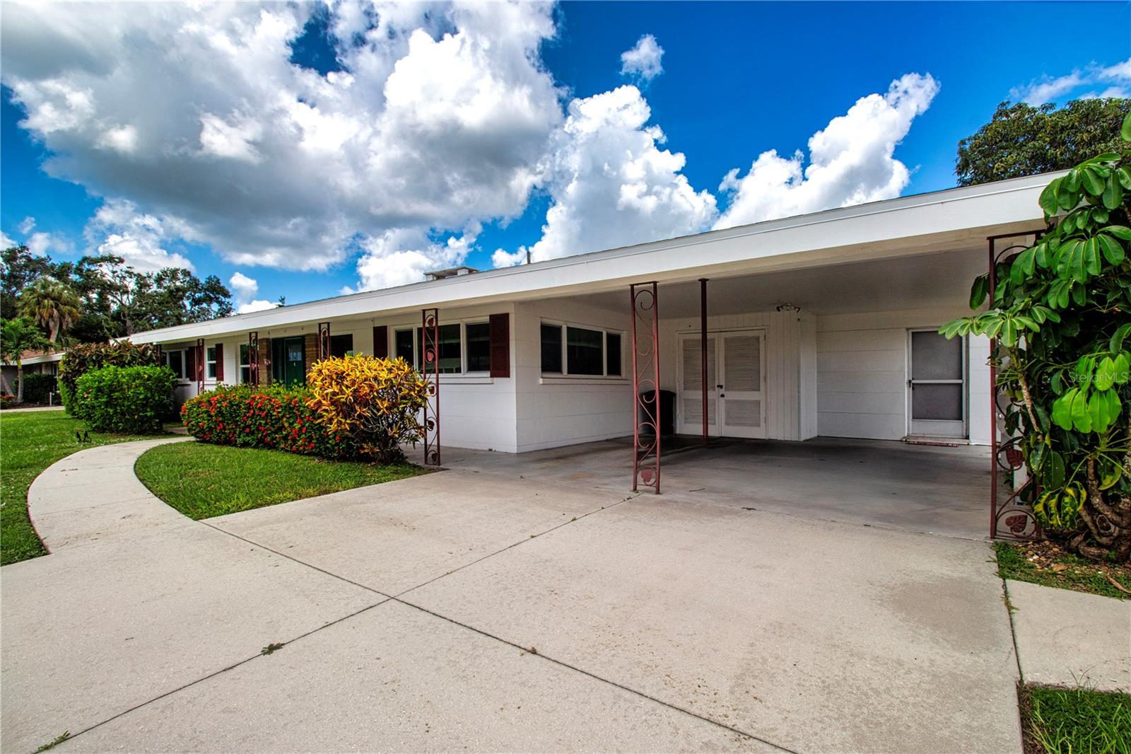 Image 4 of 29 For 2551 Hibiscus Street