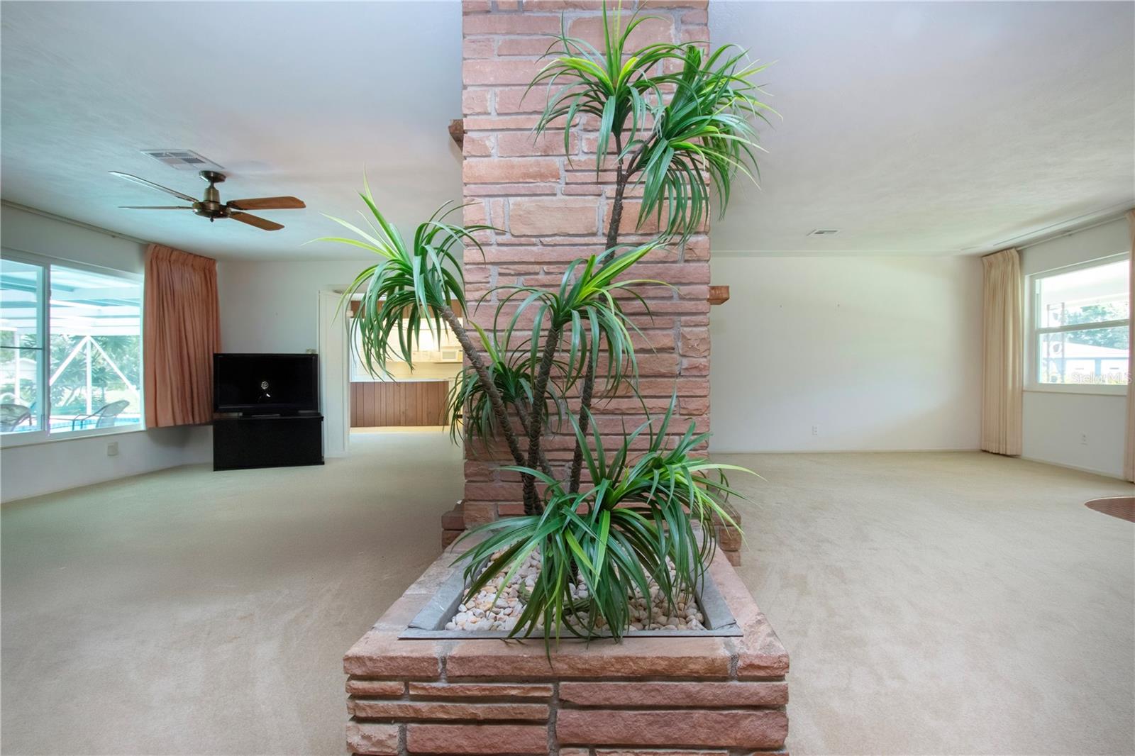 Image 7 of 29 For 2551 Hibiscus Street