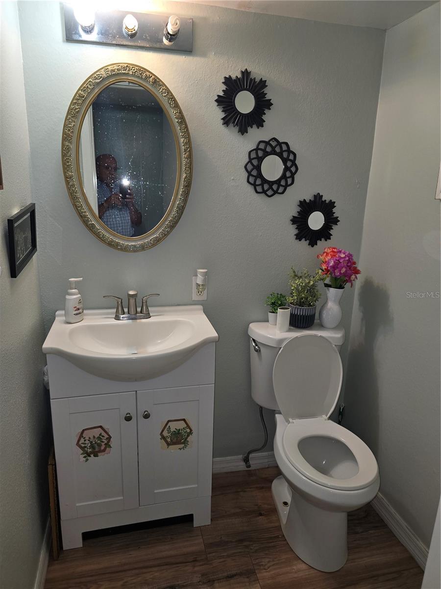 Image 4 of 9 For 317 Amherst Avenue 55