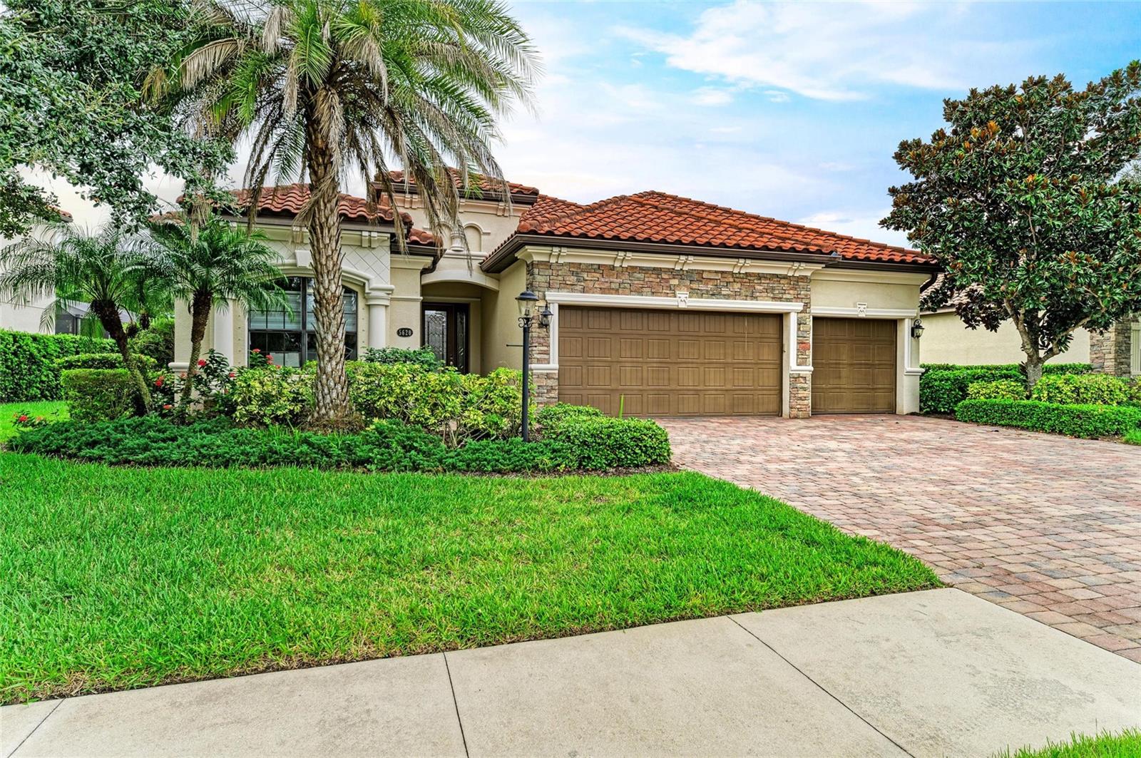 Image 4 of 63 For 5620 Goodpasture Glen