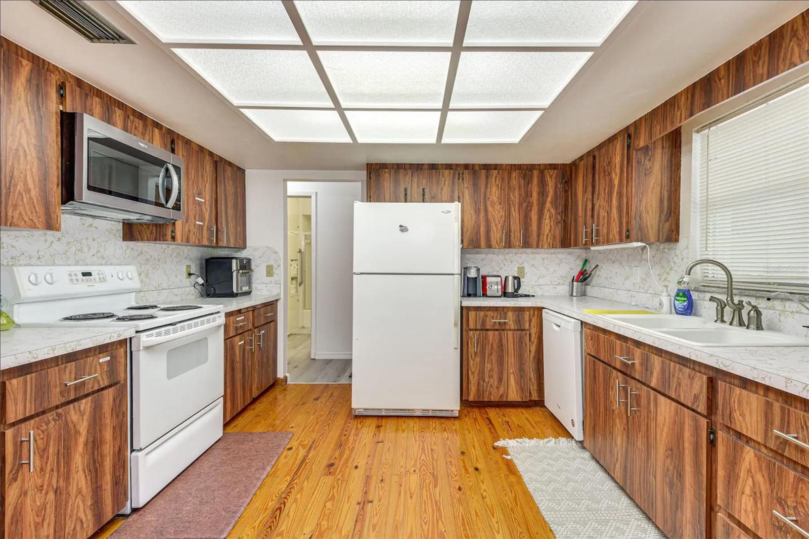 Image 10 of 22 For 4831 Greenleaf Road