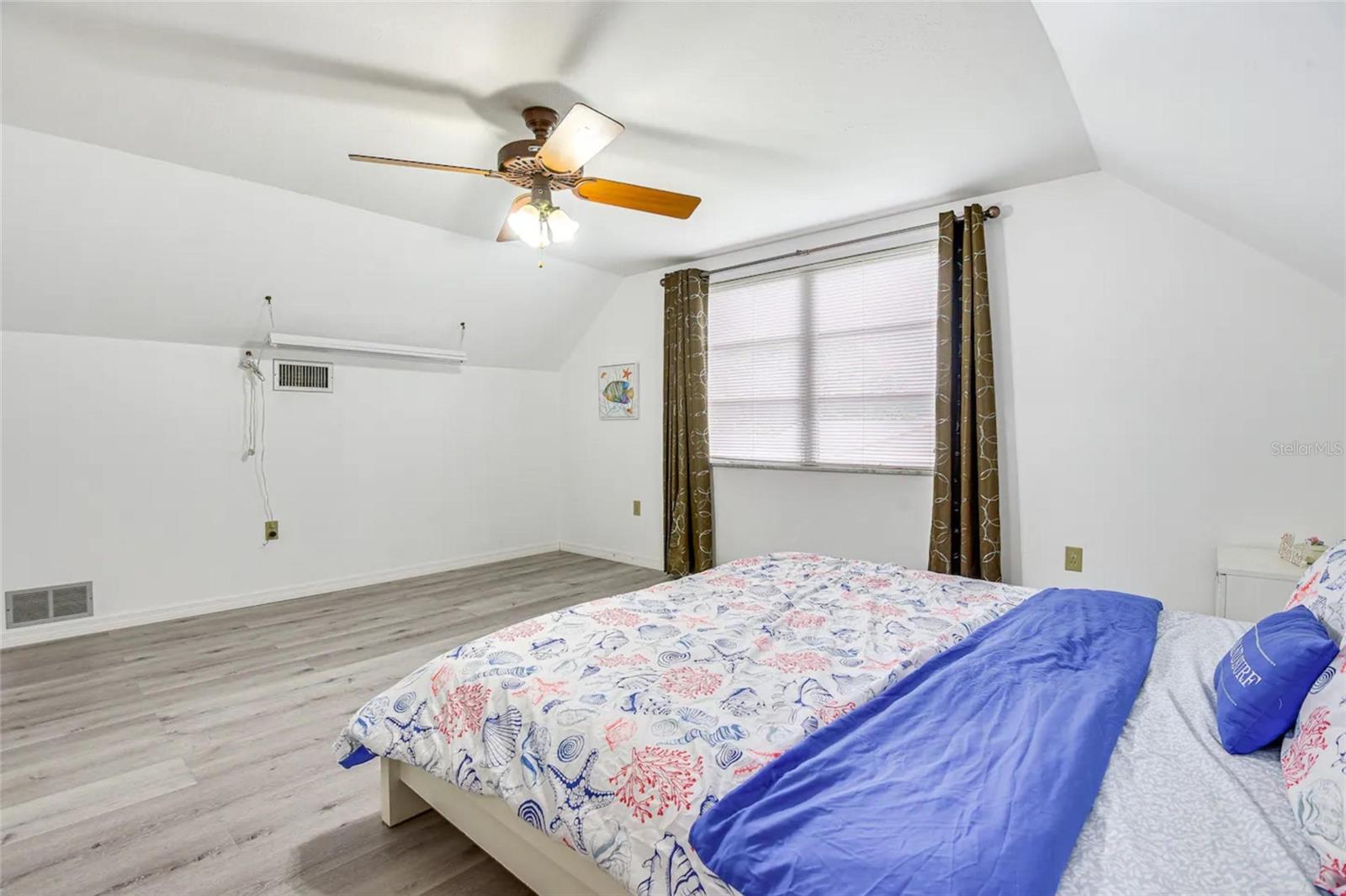 Image 13 of 22 For 4831 Greenleaf Road