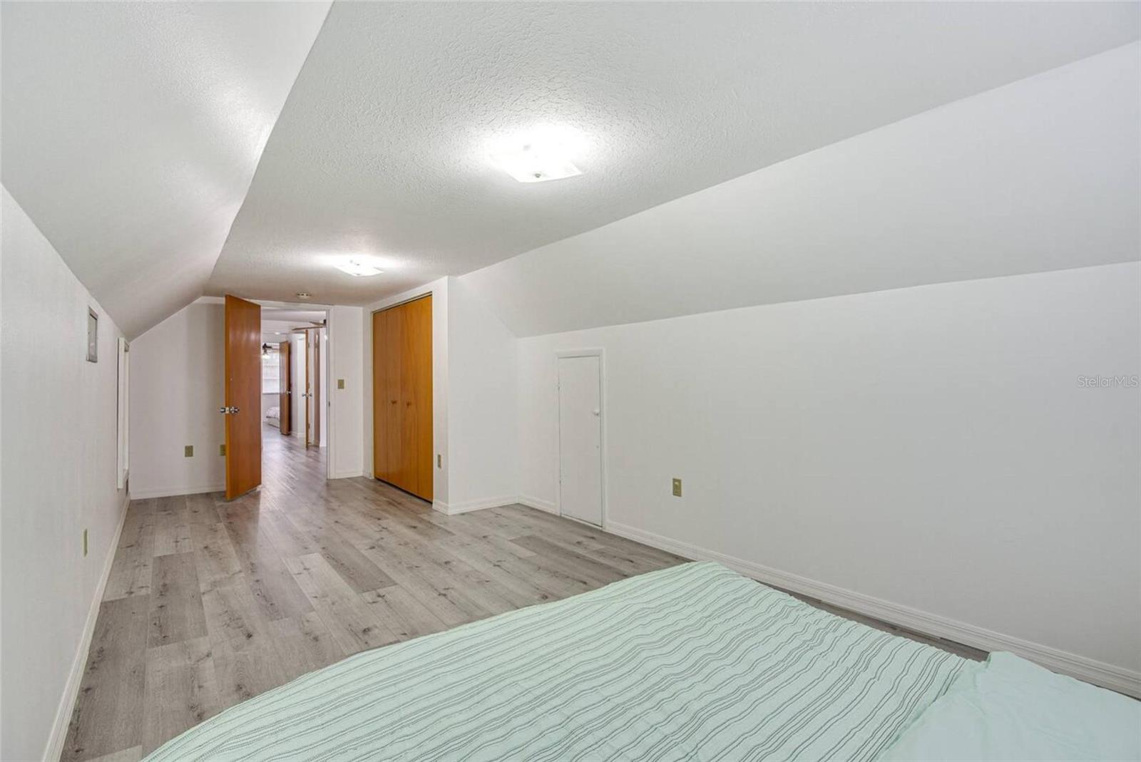 Image 9 of 22 For 4831 Greenleaf Road