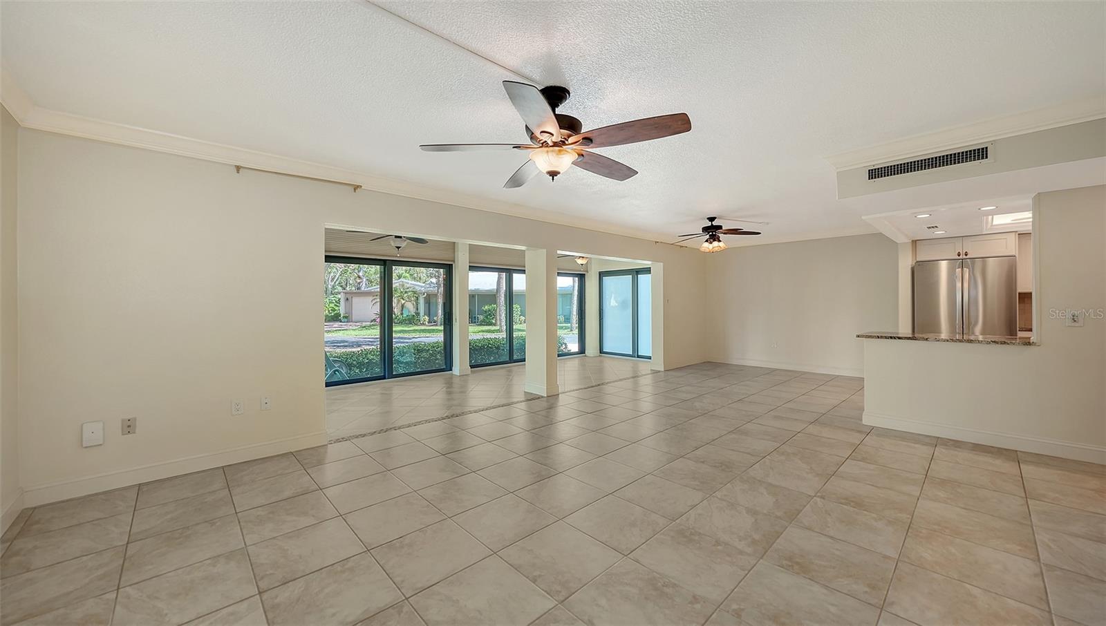 Image 11 of 91 For 225 Hourglass Way 103