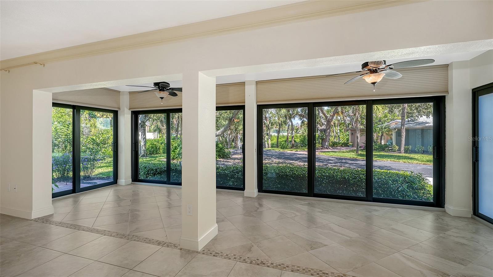Image 16 of 91 For 225 Hourglass Way 103