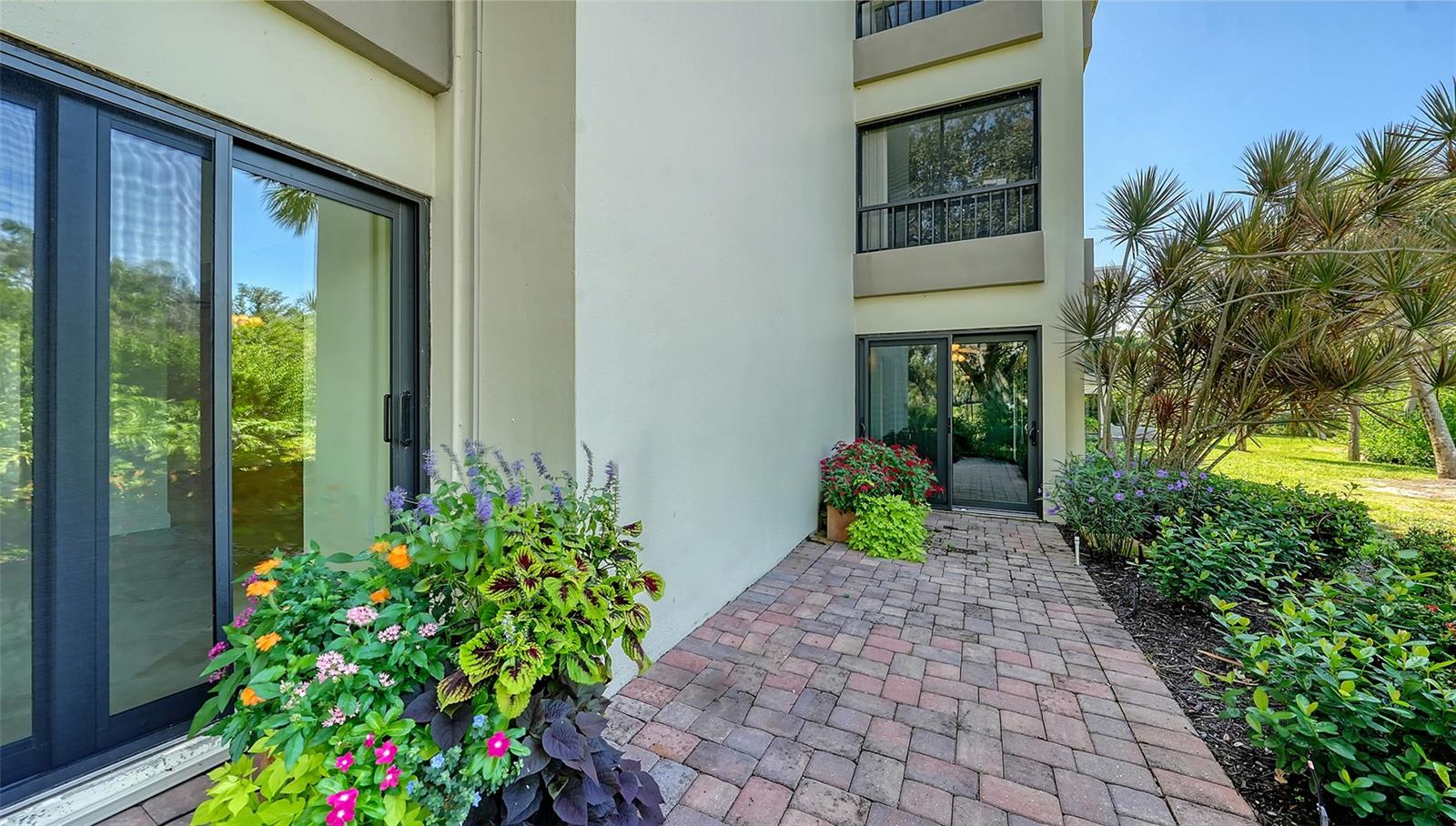 Image 19 of 91 For 225 Hourglass Way 103