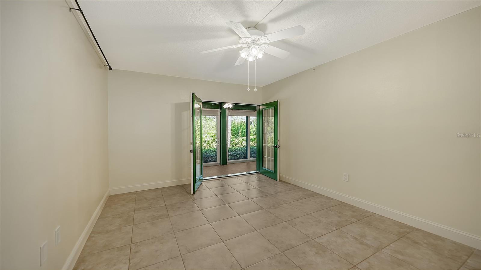 Image 44 of 91 For 225 Hourglass Way 103