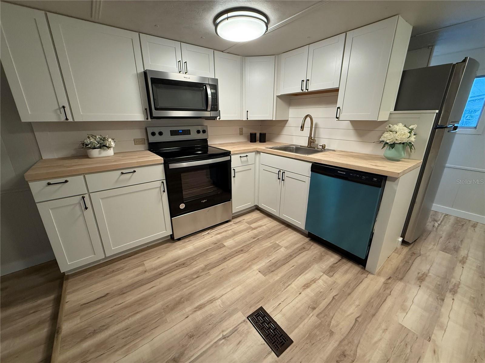 Image 4 of 19 For 3118 Dorothy Place