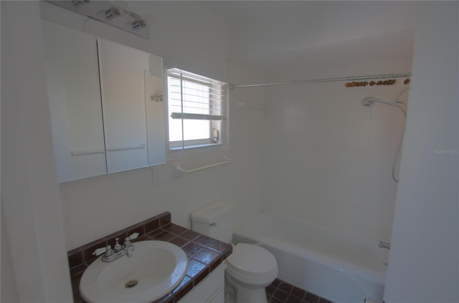 Image 8 of 8 For 307 Osprey Avenue 307
