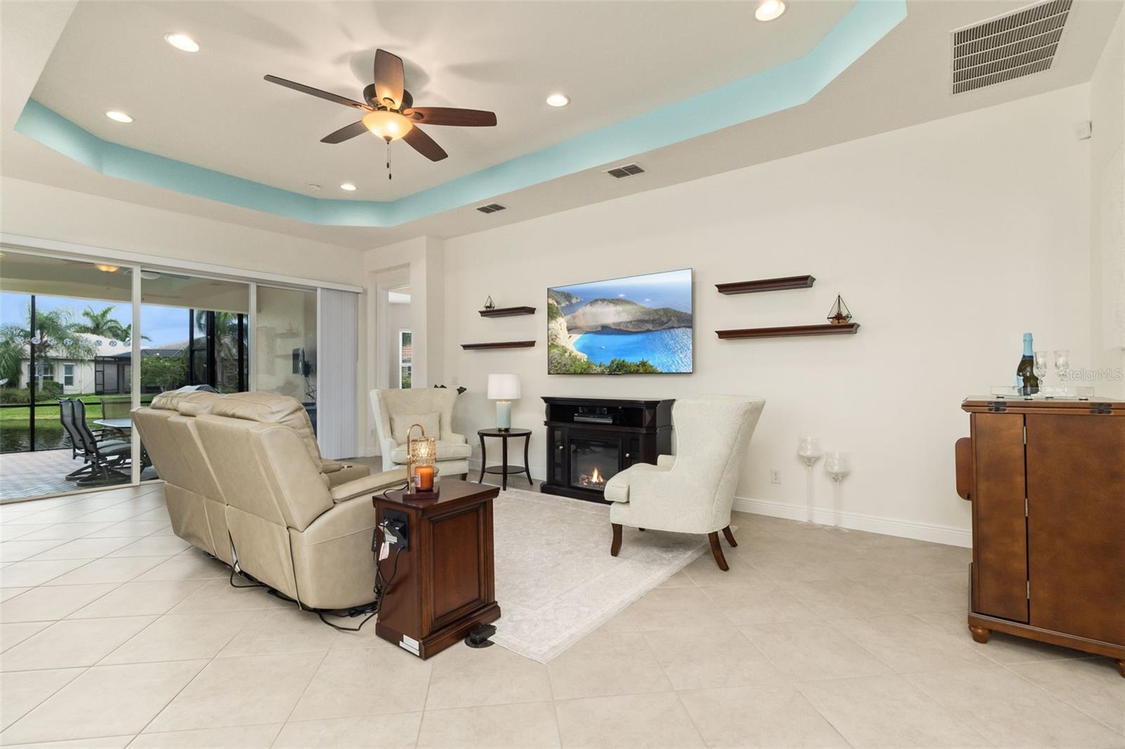 Listing photo id 12 for 16133 Coquina Bay Lane