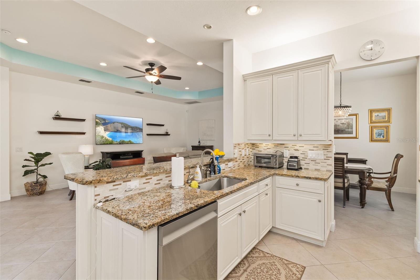 Listing photo id 19 for 16133 Coquina Bay Lane