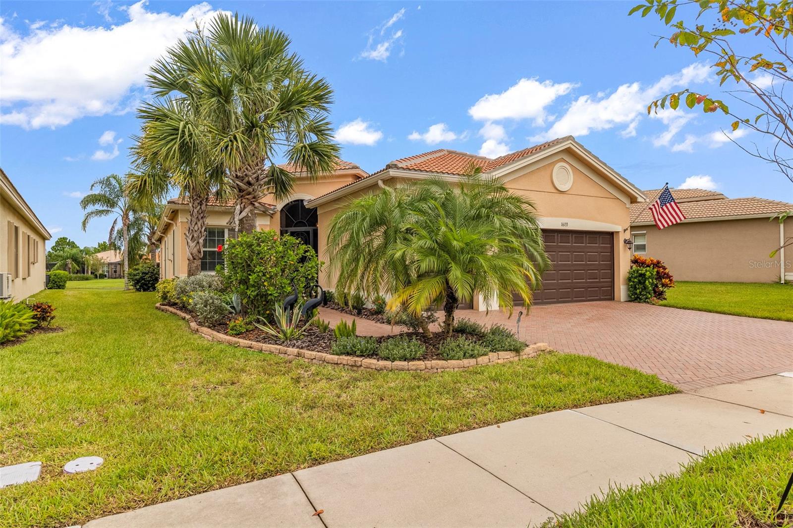 Listing photo id 2 for 16133 Coquina Bay Lane