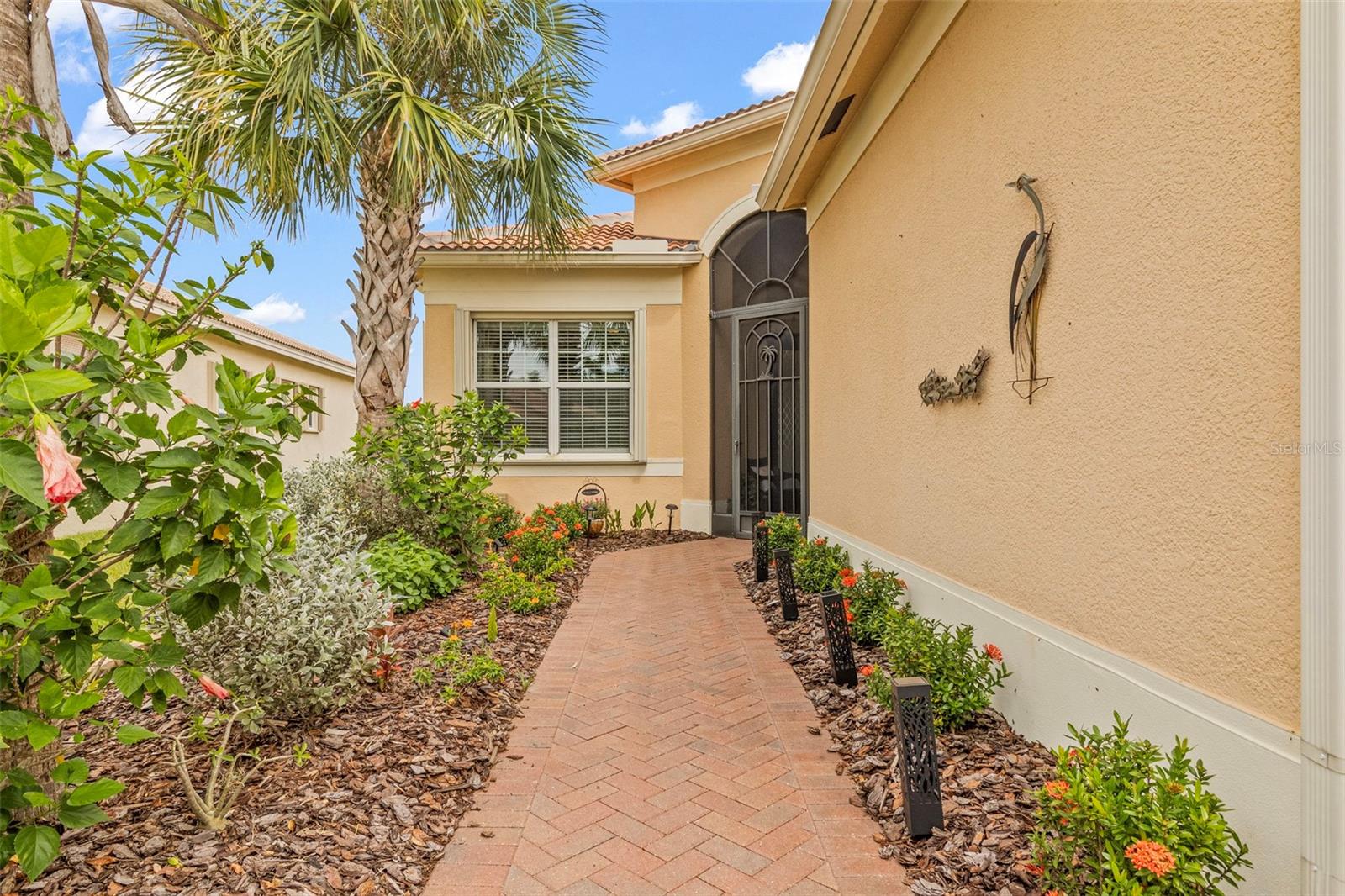 Listing photo id 4 for 16133 Coquina Bay Lane