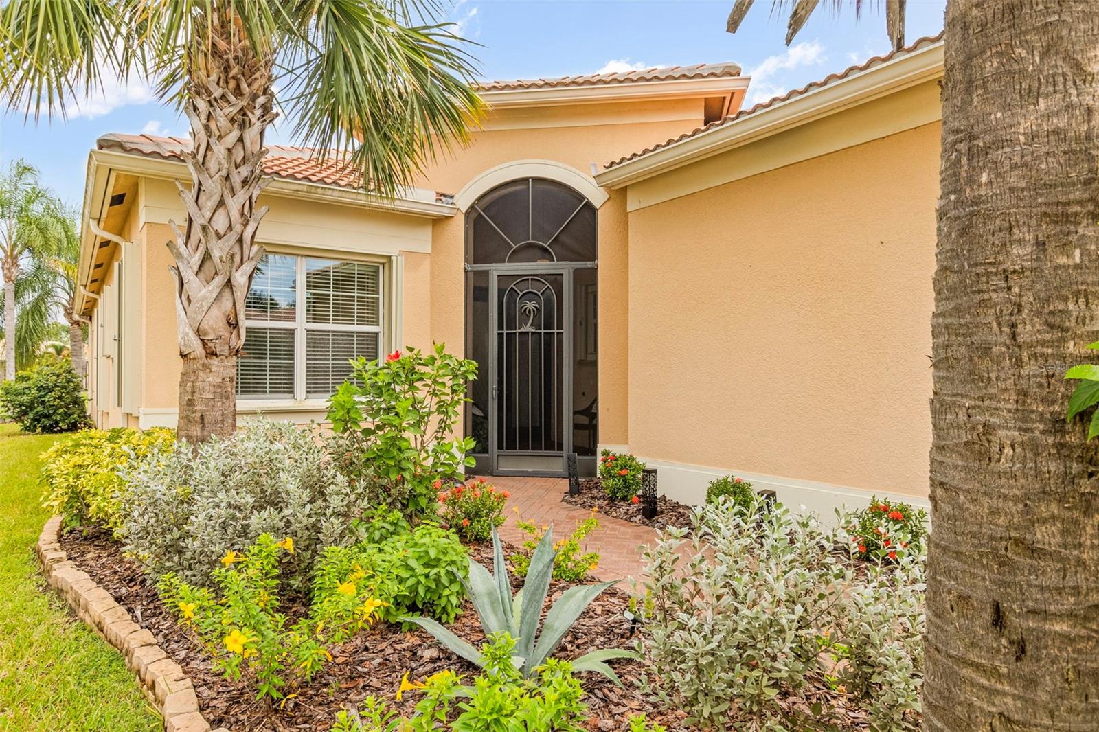 Listing photo id 5 for 16133 Coquina Bay Lane
