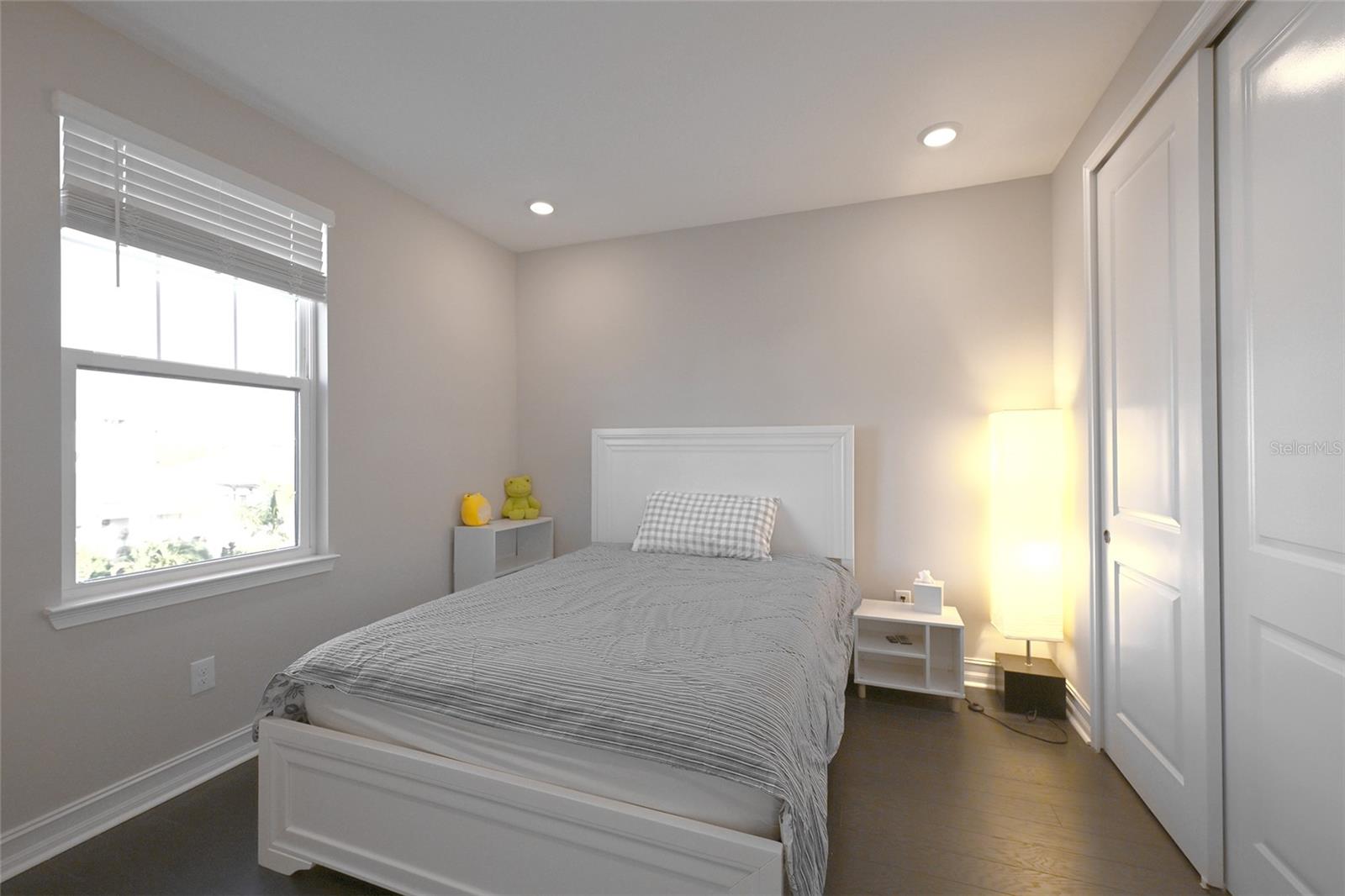 Image 18 of 23 For 1056 Seagrape Drive