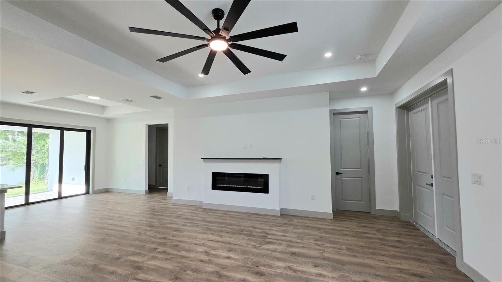 Image 9 of 14 For 4802 Sunburst Avenue