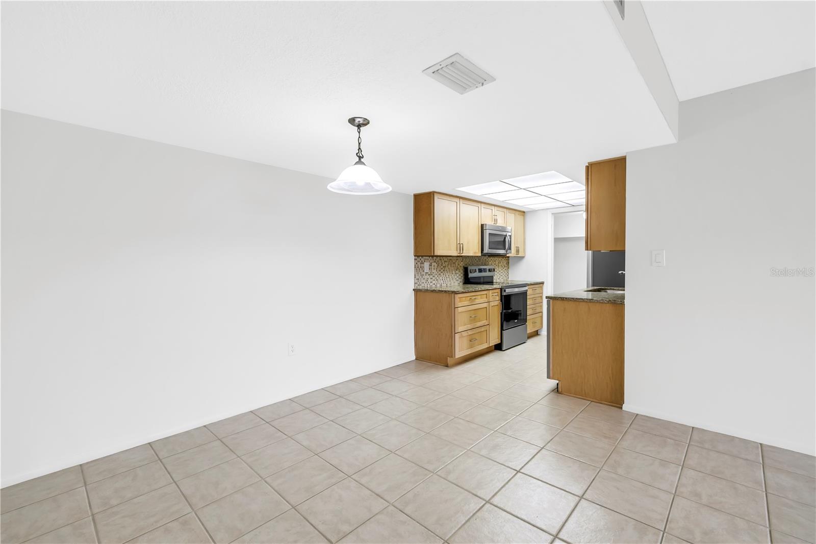 Image 11 of 47 For 6116 43rd Street W 104d