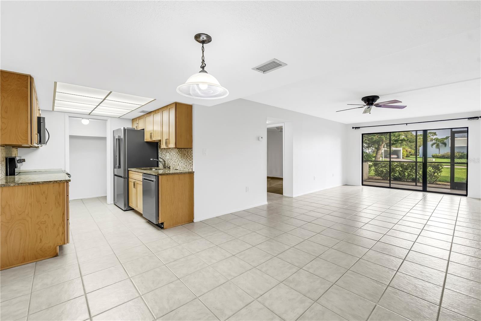 Image 12 of 47 For 6116 43rd Street W 104d