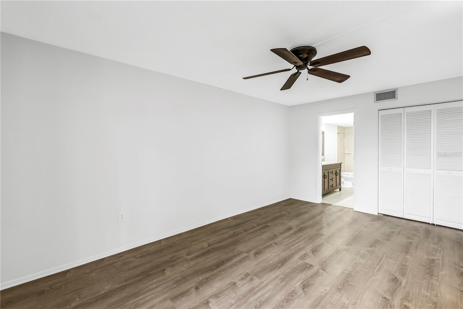Image 21 of 47 For 6116 43rd Street W 104d