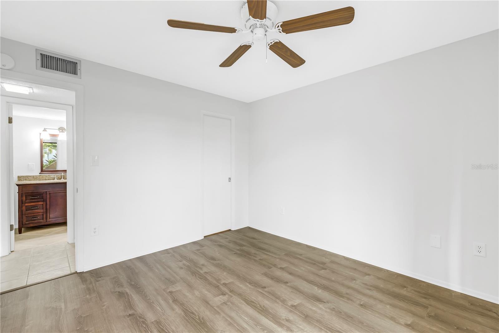 Image 22 of 47 For 6116 43rd Street W 104d