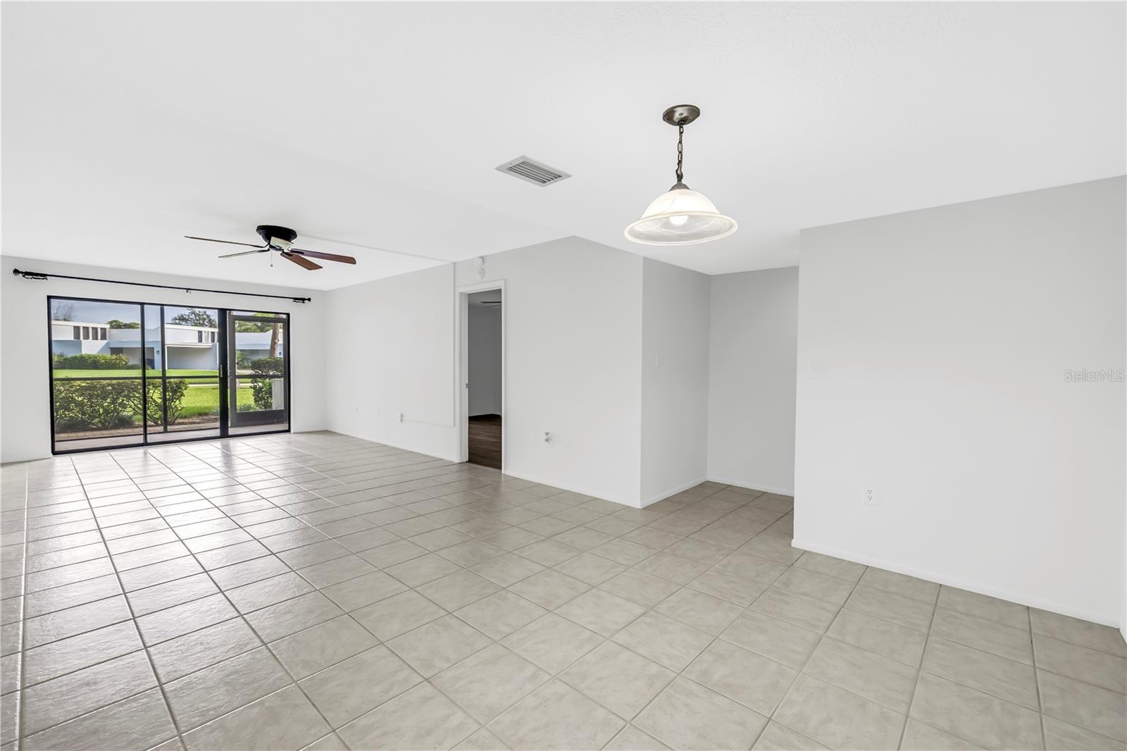 Image 5 of 47 For 6116 43rd Street W 104d