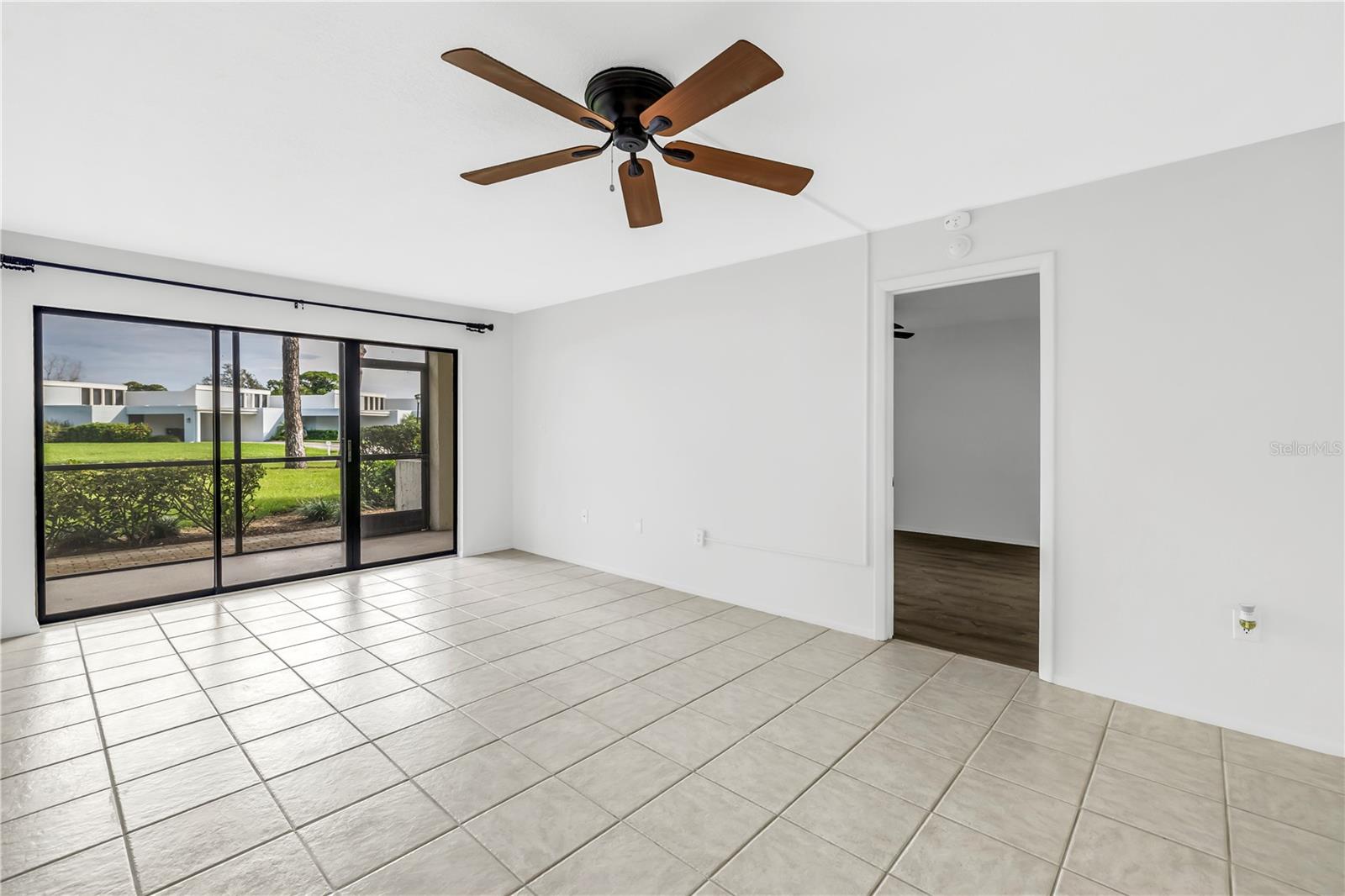 Image 9 of 47 For 6116 43rd Street W 104d
