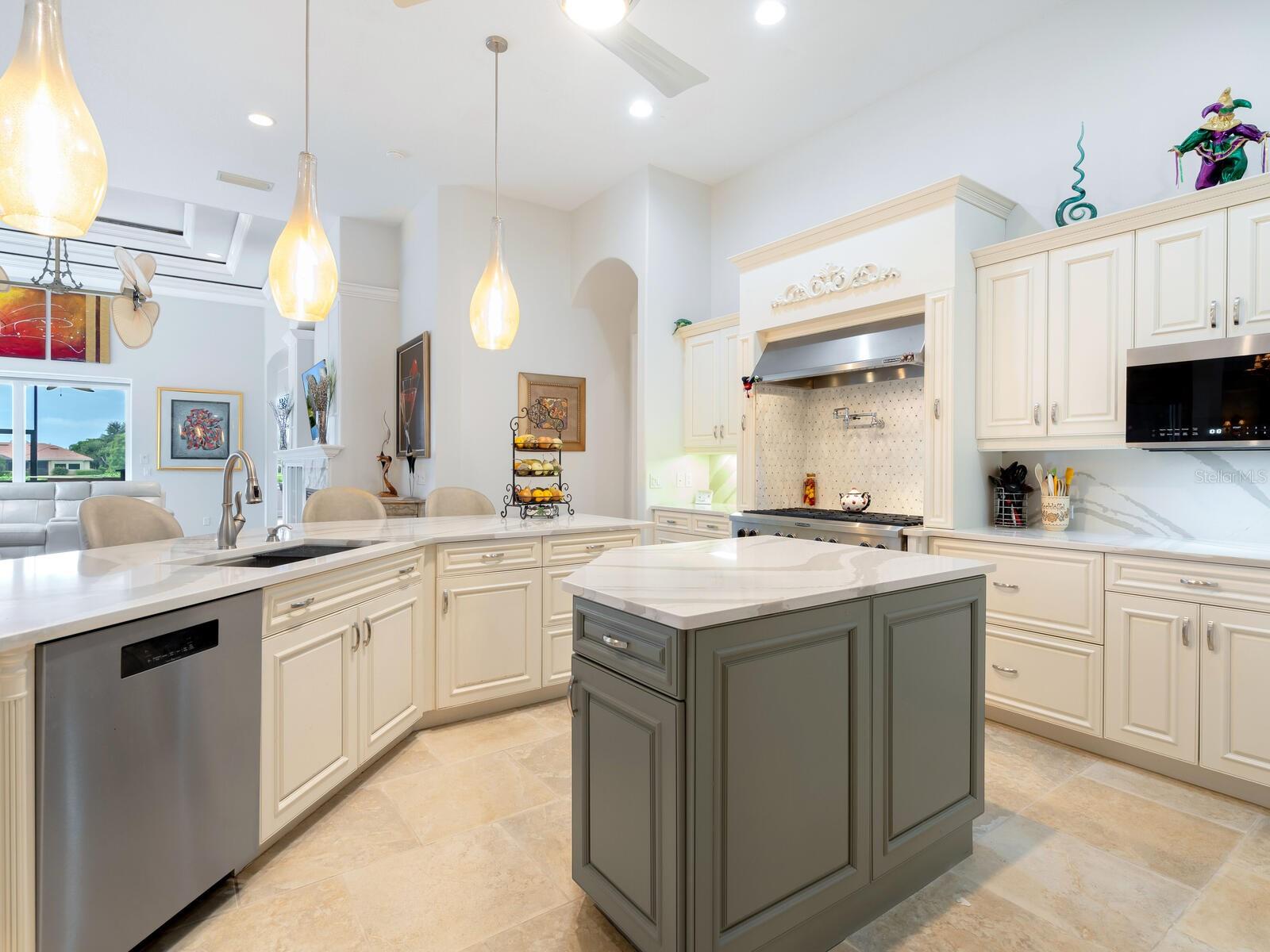 Image 22 of 80 For 11452 Savannah Lakes Drive