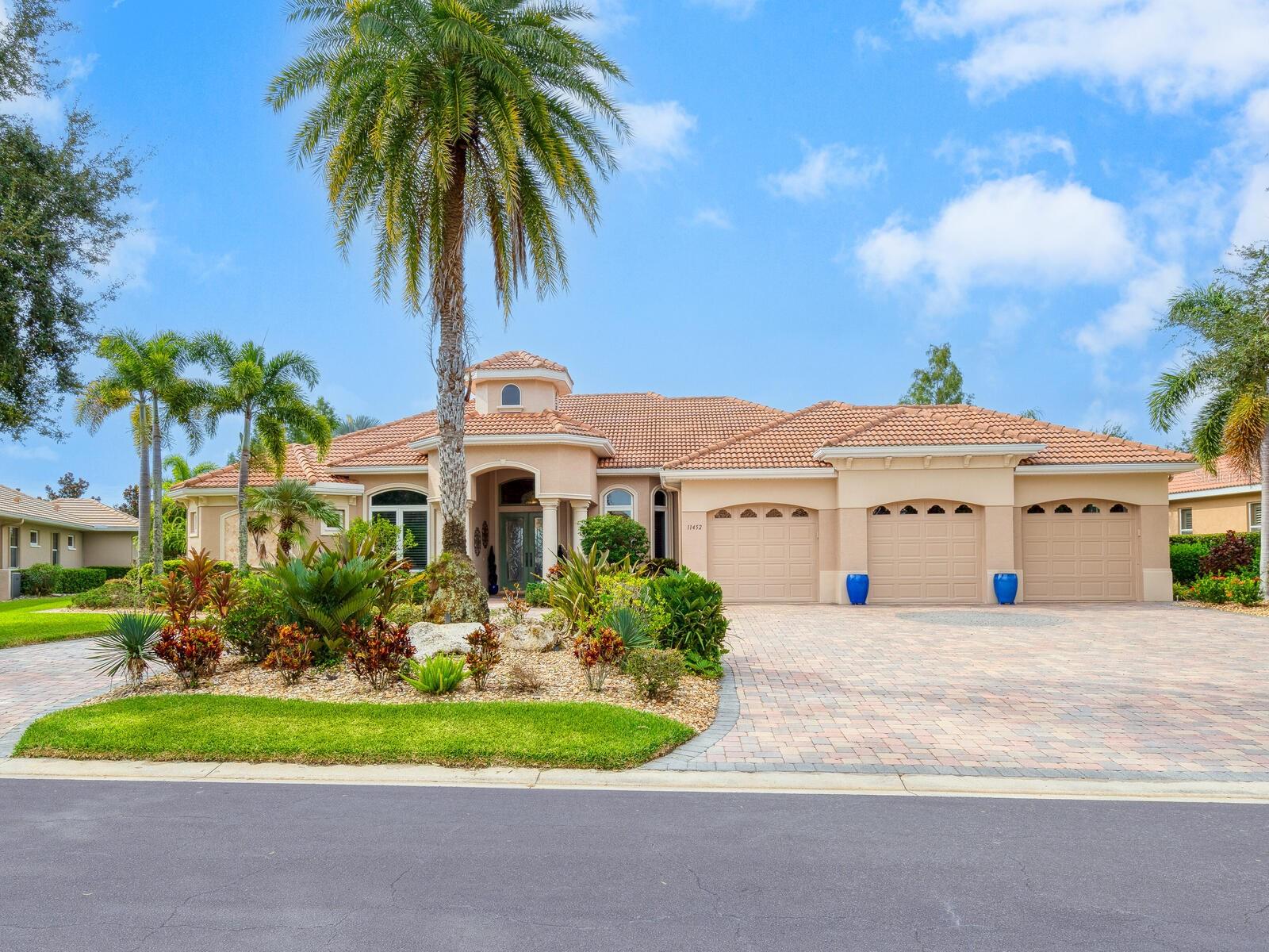 Image 5 of 80 For 11452 Savannah Lakes Drive