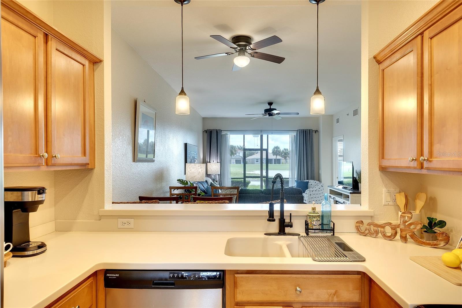 Image 13 of 46 For 803 Fairwaycove Lane 108
