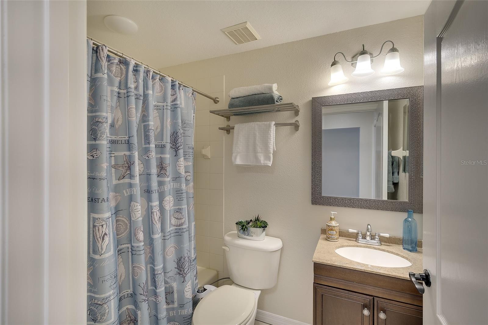 Image 29 of 46 For 803 Fairwaycove Lane 108