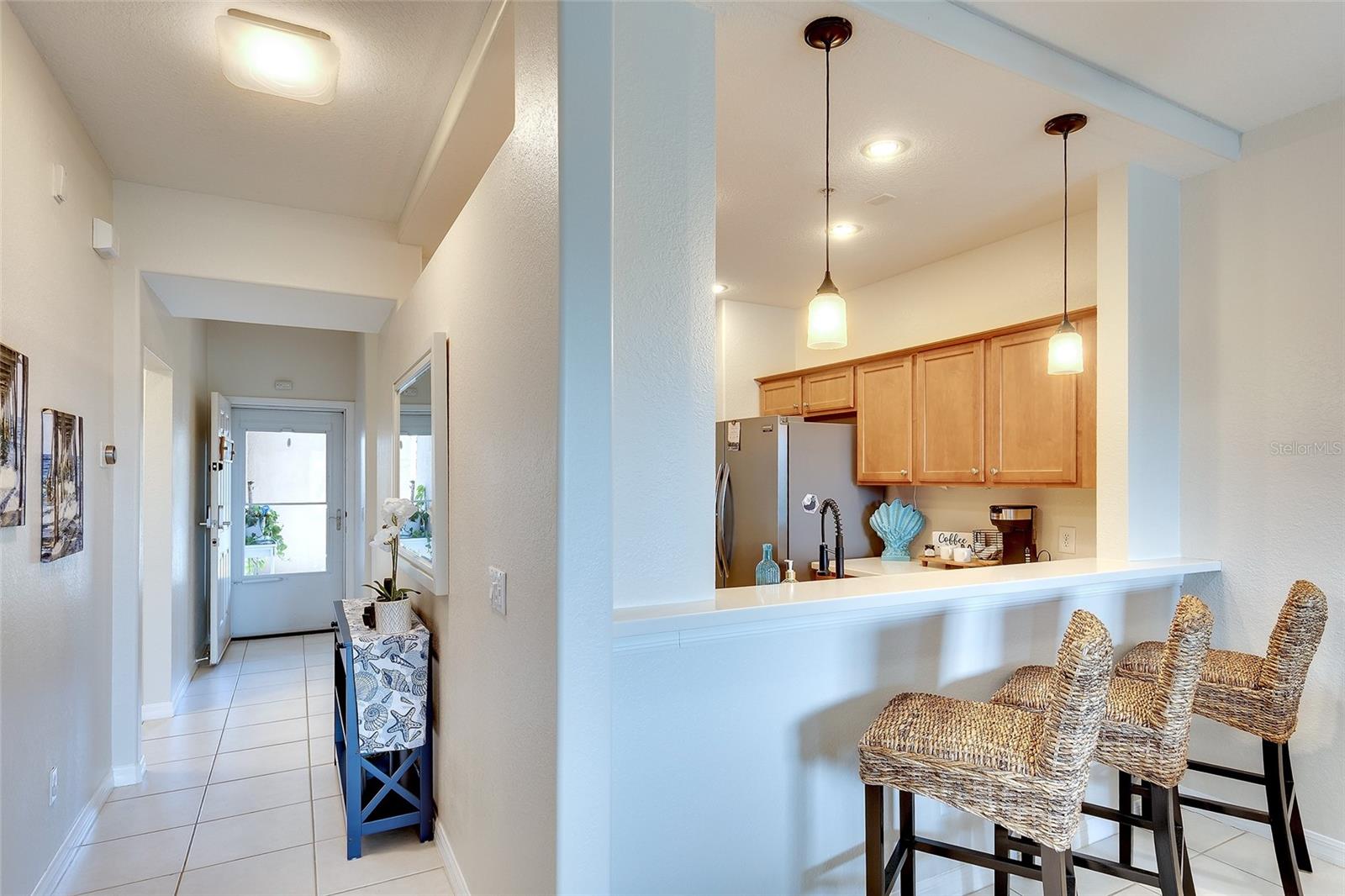 Image 9 of 46 For 803 Fairwaycove Lane 108