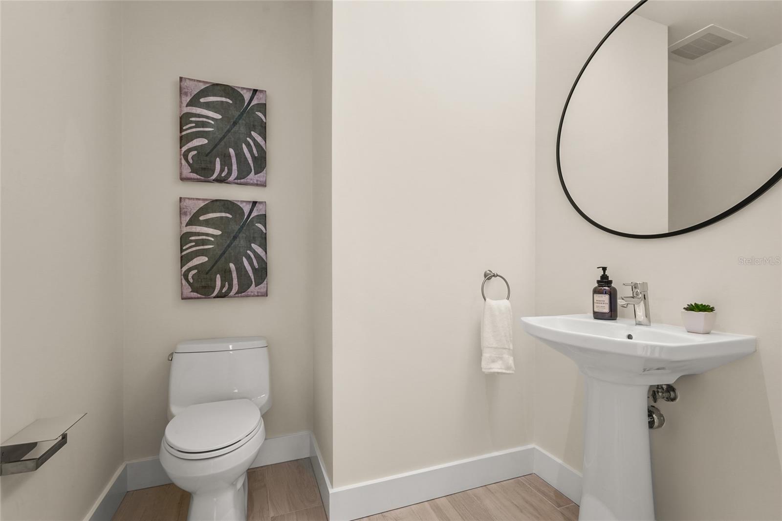 Image 50 of 69 For 1155 Gulfstream Avenue 508