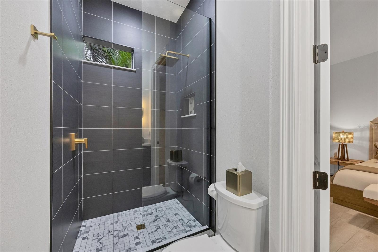 Image 27 of 59 For 7024 Brier Creek Court