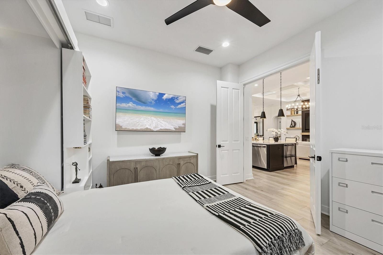 Image 31 of 59 For 7024 Brier Creek Court