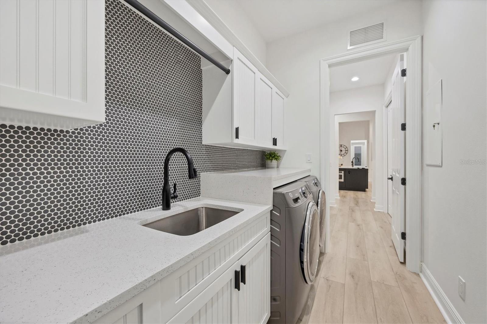 Image 32 of 59 For 7024 Brier Creek Court