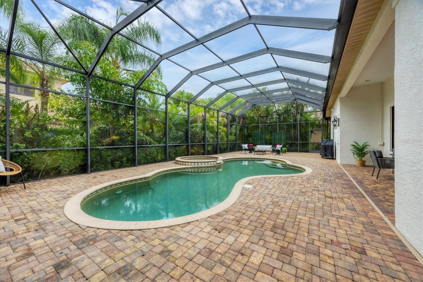 Image 34 of 59 For 7024 Brier Creek Court