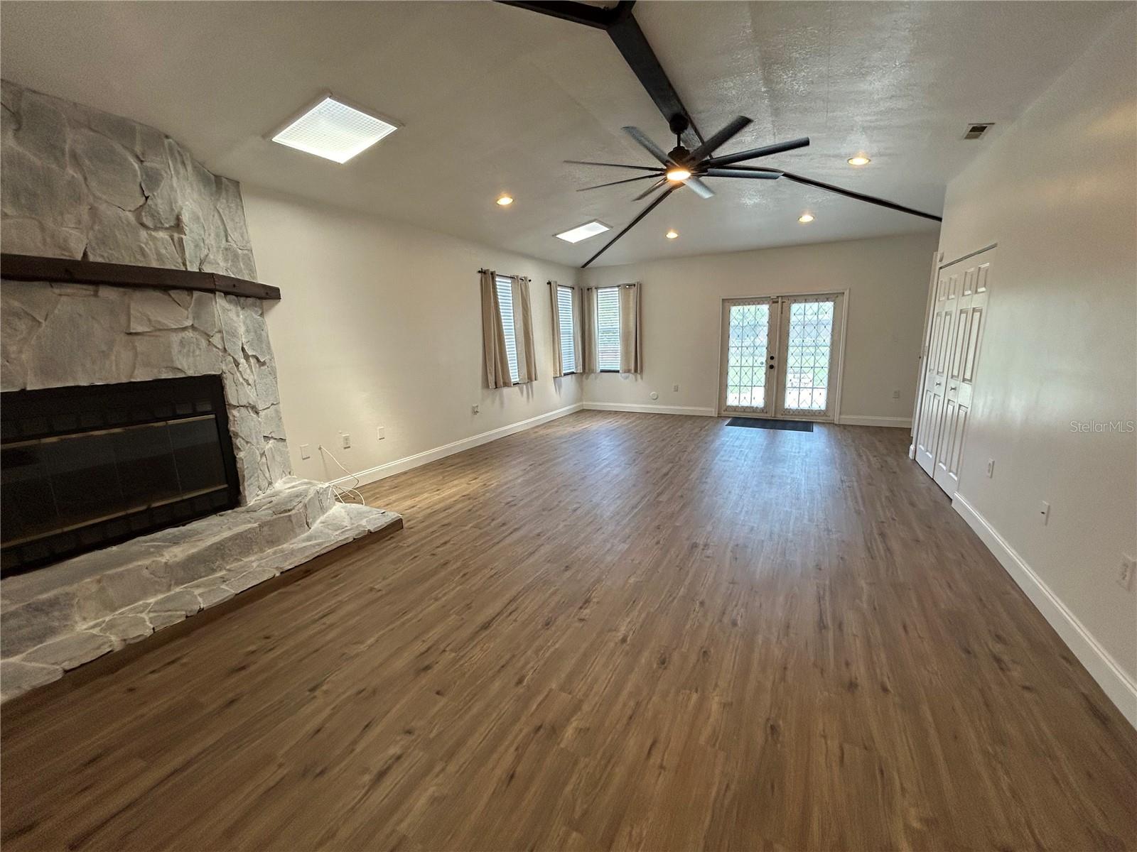 Image 14 of 26 For 2716 26th Avenue Drive W