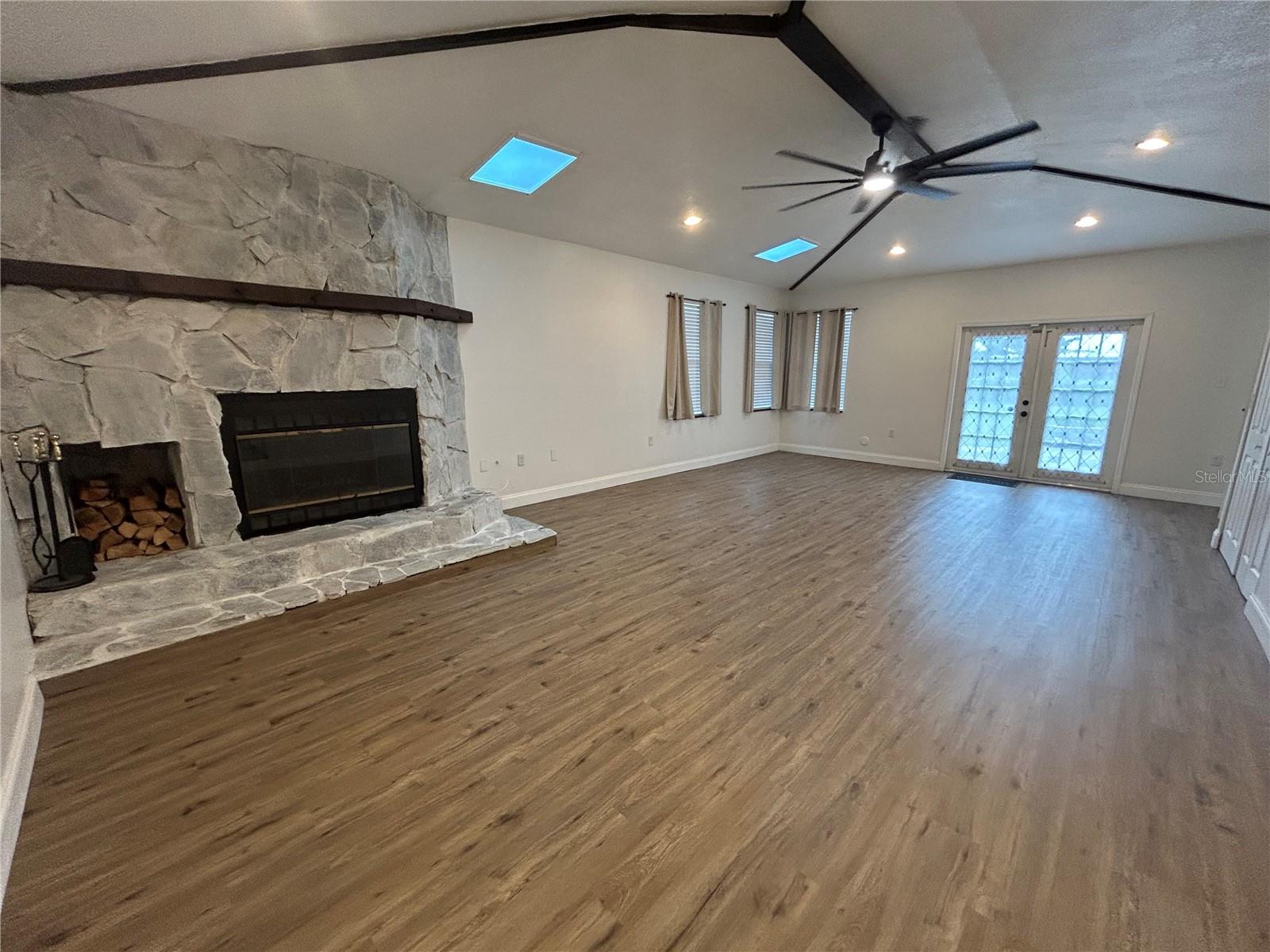 Image 15 of 26 For 2716 26th Avenue Drive W