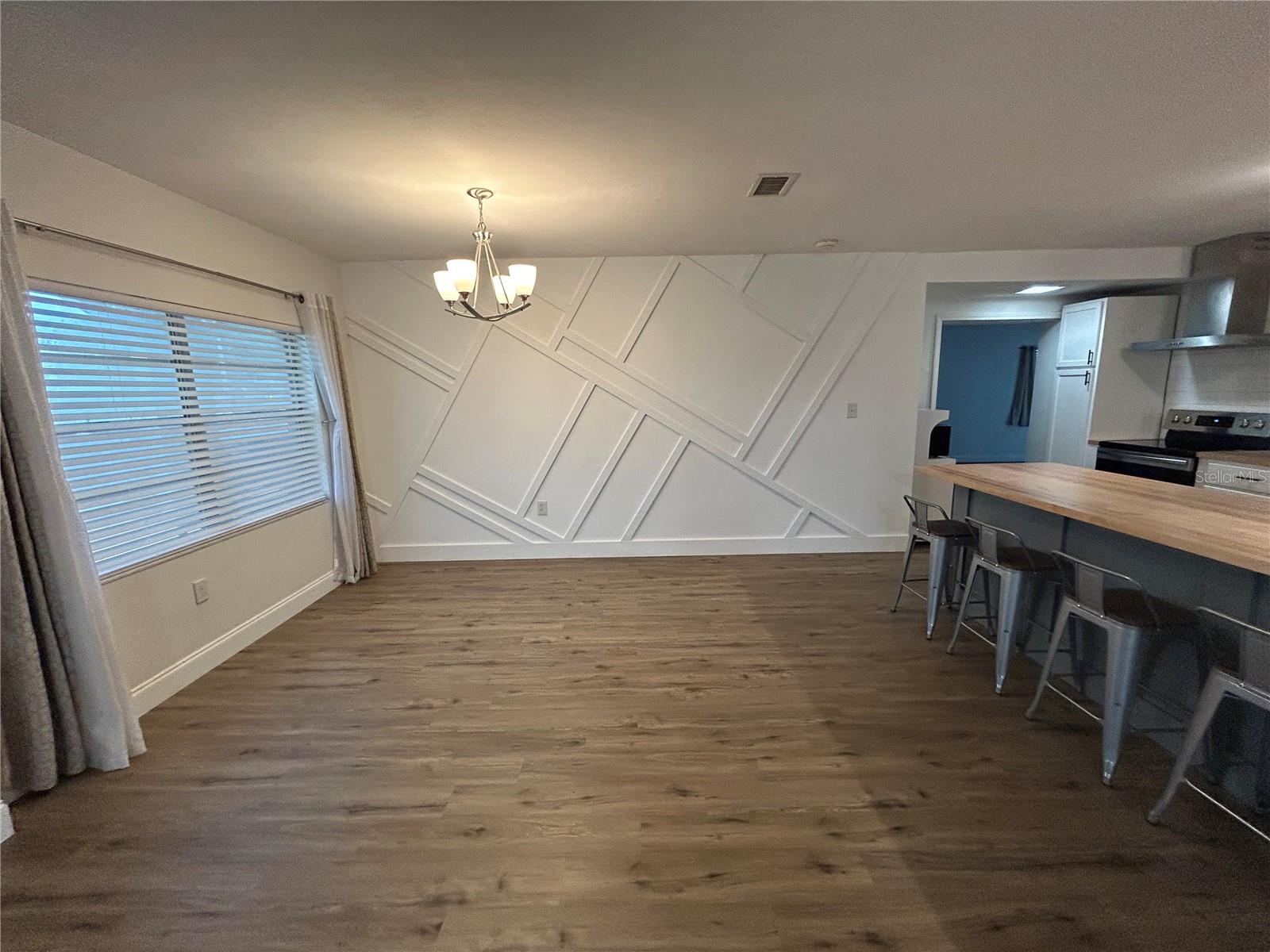 Image 4 of 26 For 2716 26th Avenue Drive W