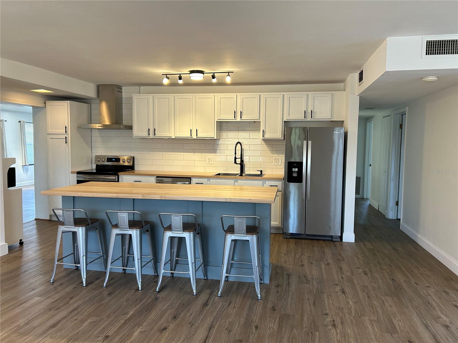 Image 6 of 26 For 2716 26th Avenue Drive W