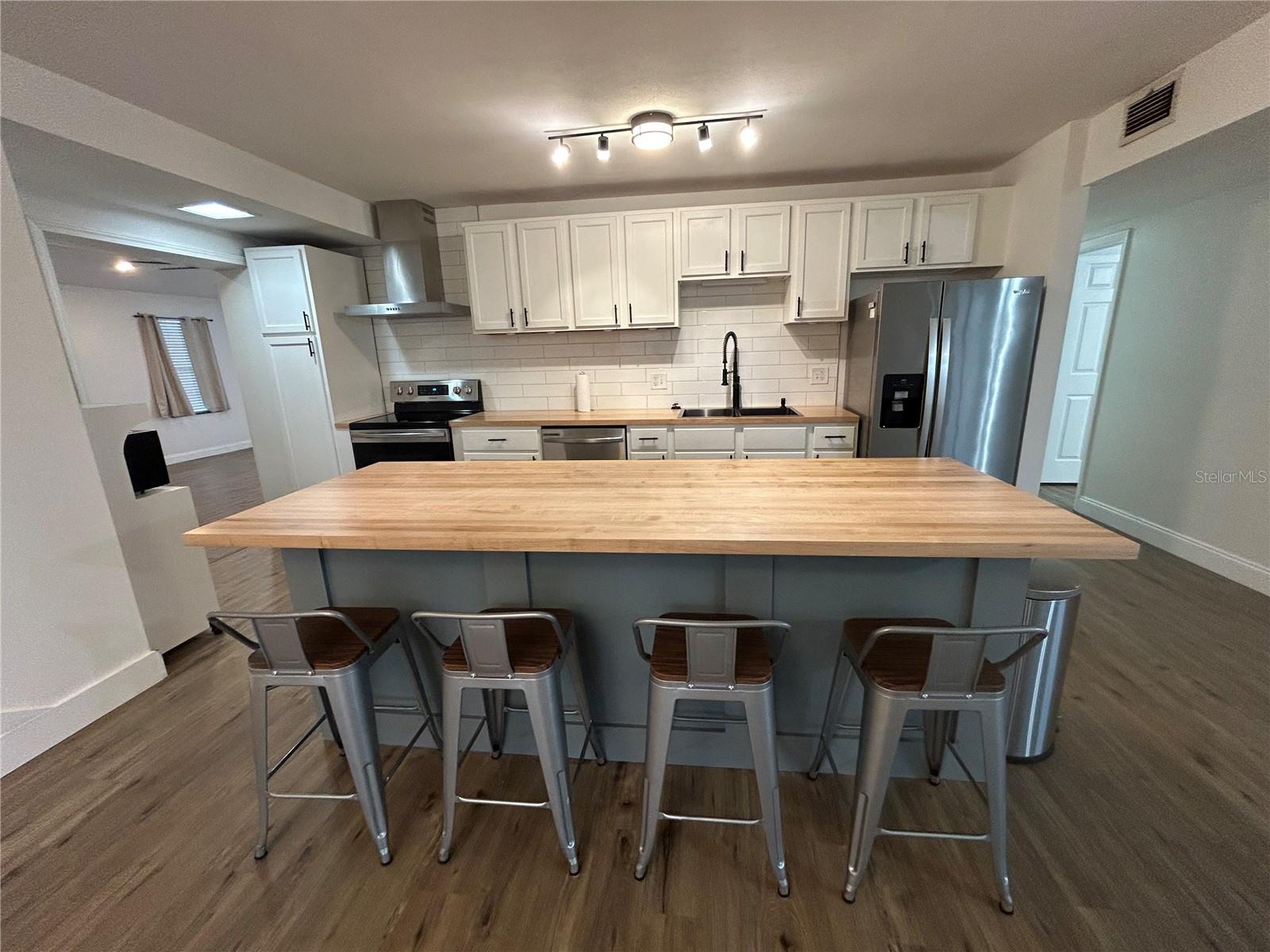 Image 7 of 26 For 2716 26th Avenue Drive W